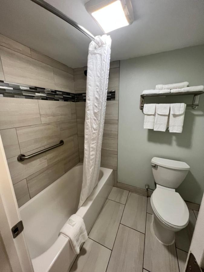 Continental Inn And Suites Nacogdoches Tx Sfa University Downtown Luaran gambar