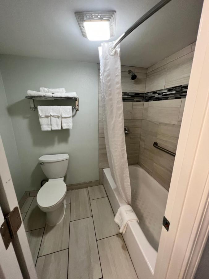 Continental Inn And Suites Nacogdoches Tx Sfa University Downtown Luaran gambar