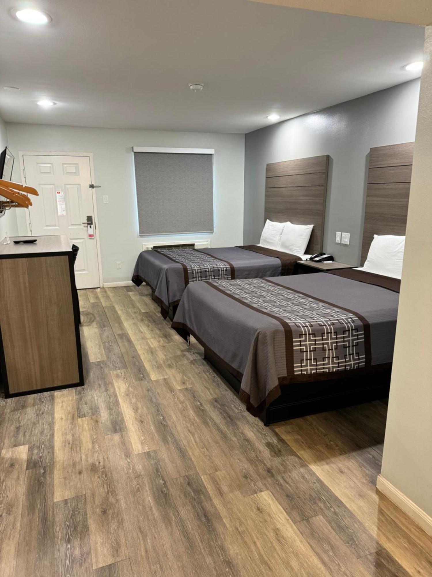 Continental Inn And Suites Nacogdoches Tx Sfa University Downtown Luaran gambar
