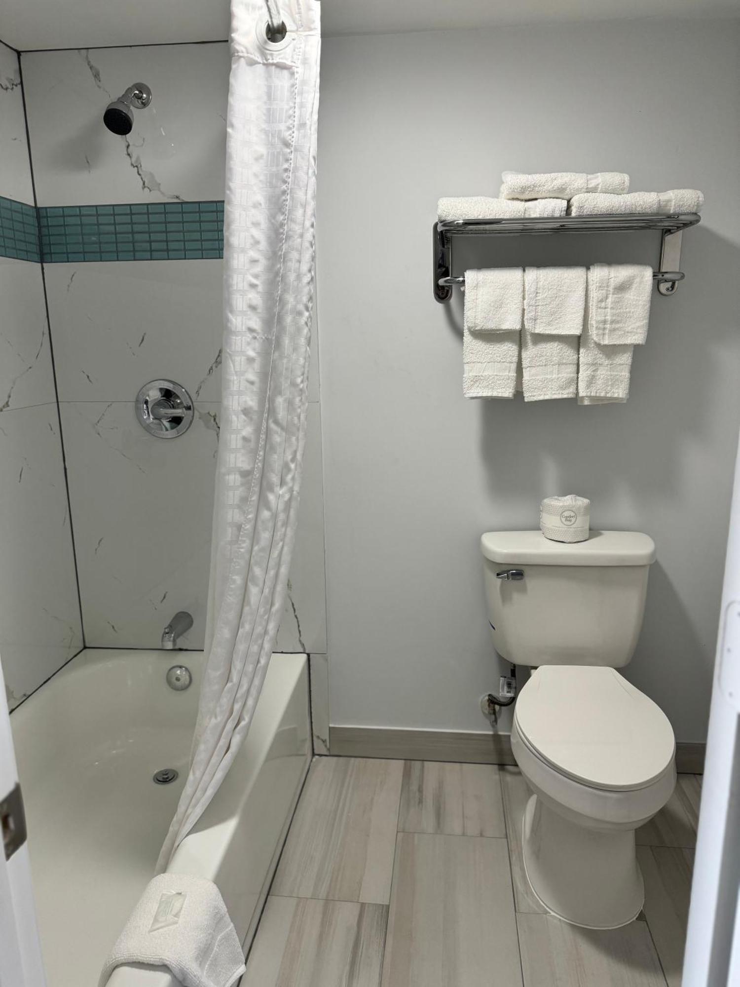 Continental Inn And Suites Nacogdoches Tx Sfa University Downtown Luaran gambar