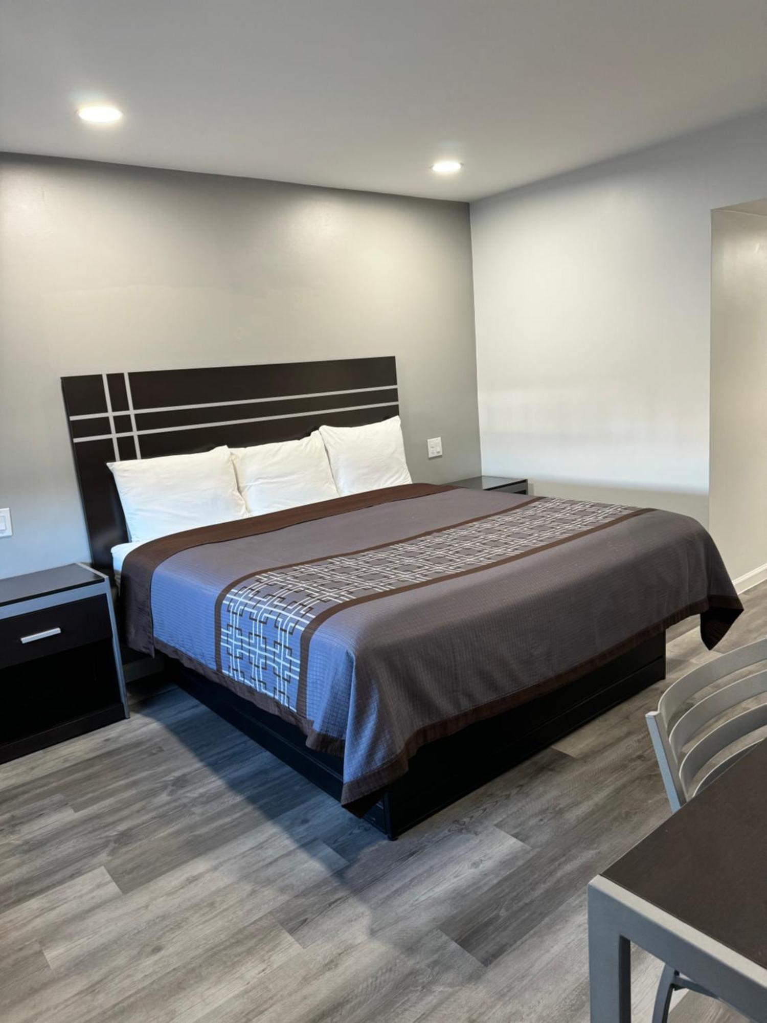 Continental Inn And Suites Nacogdoches Tx Sfa University Downtown Luaran gambar