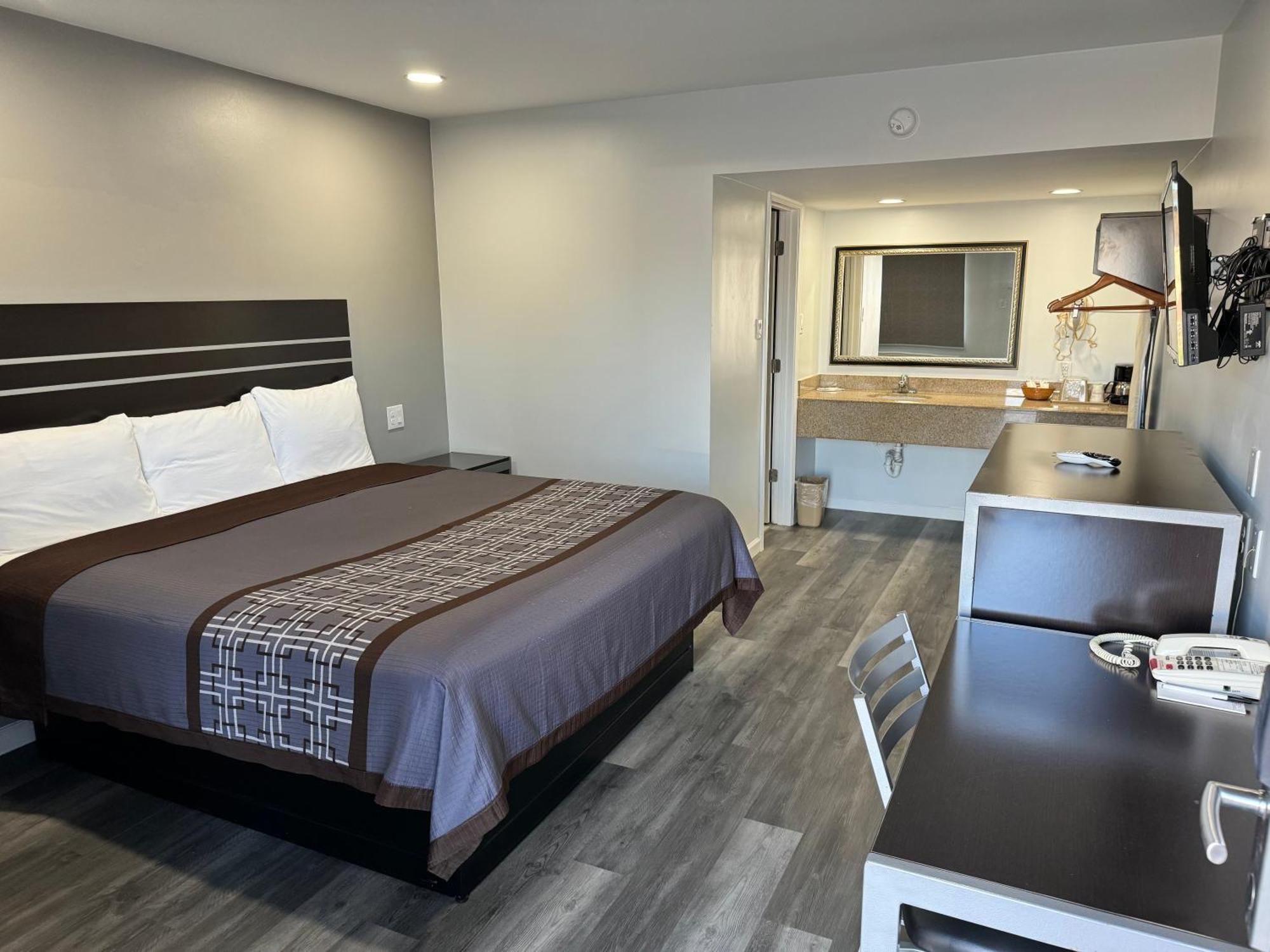 Continental Inn And Suites Nacogdoches Tx Sfa University Downtown Luaran gambar