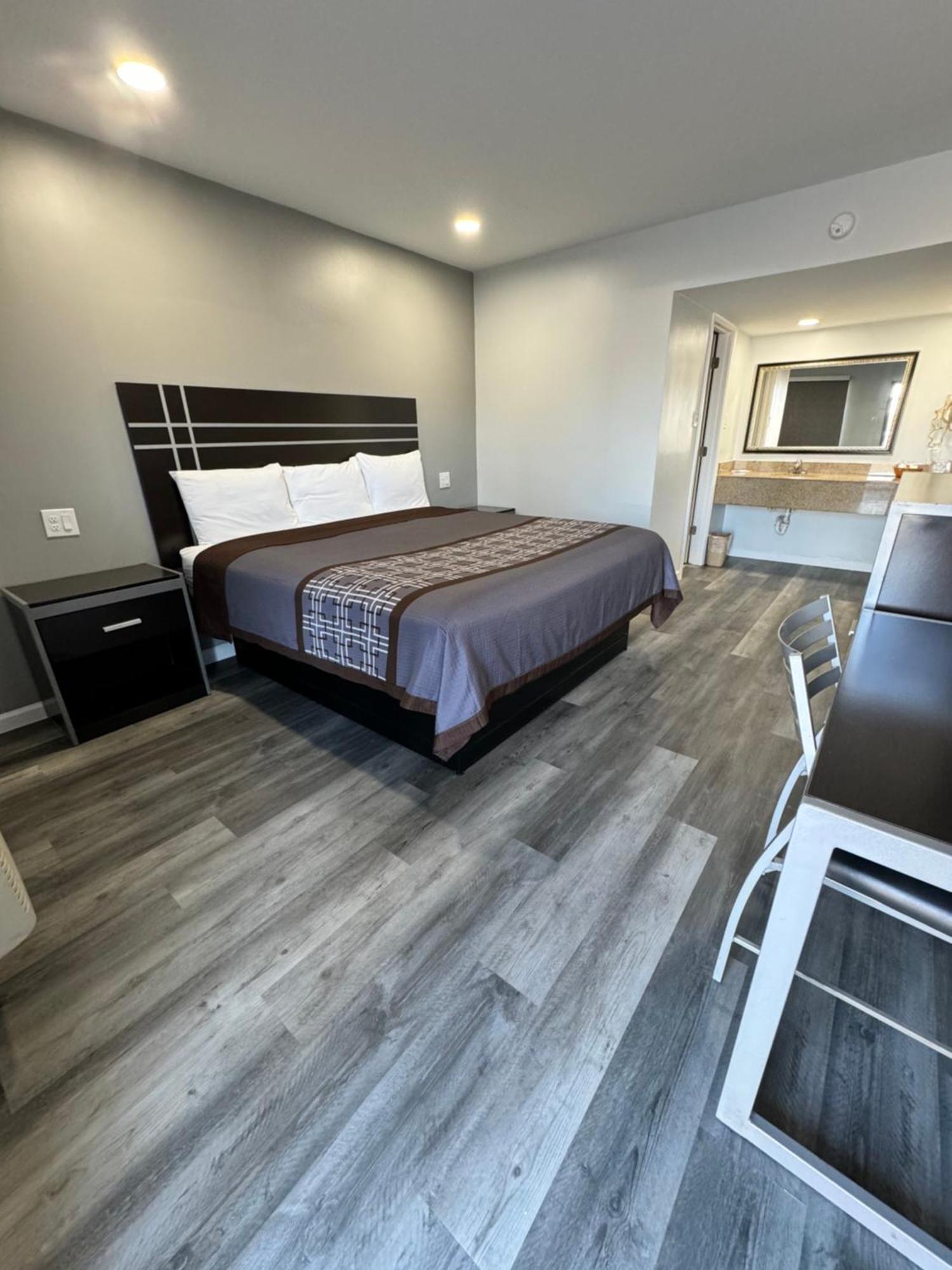 Continental Inn And Suites Nacogdoches Tx Sfa University Downtown Luaran gambar