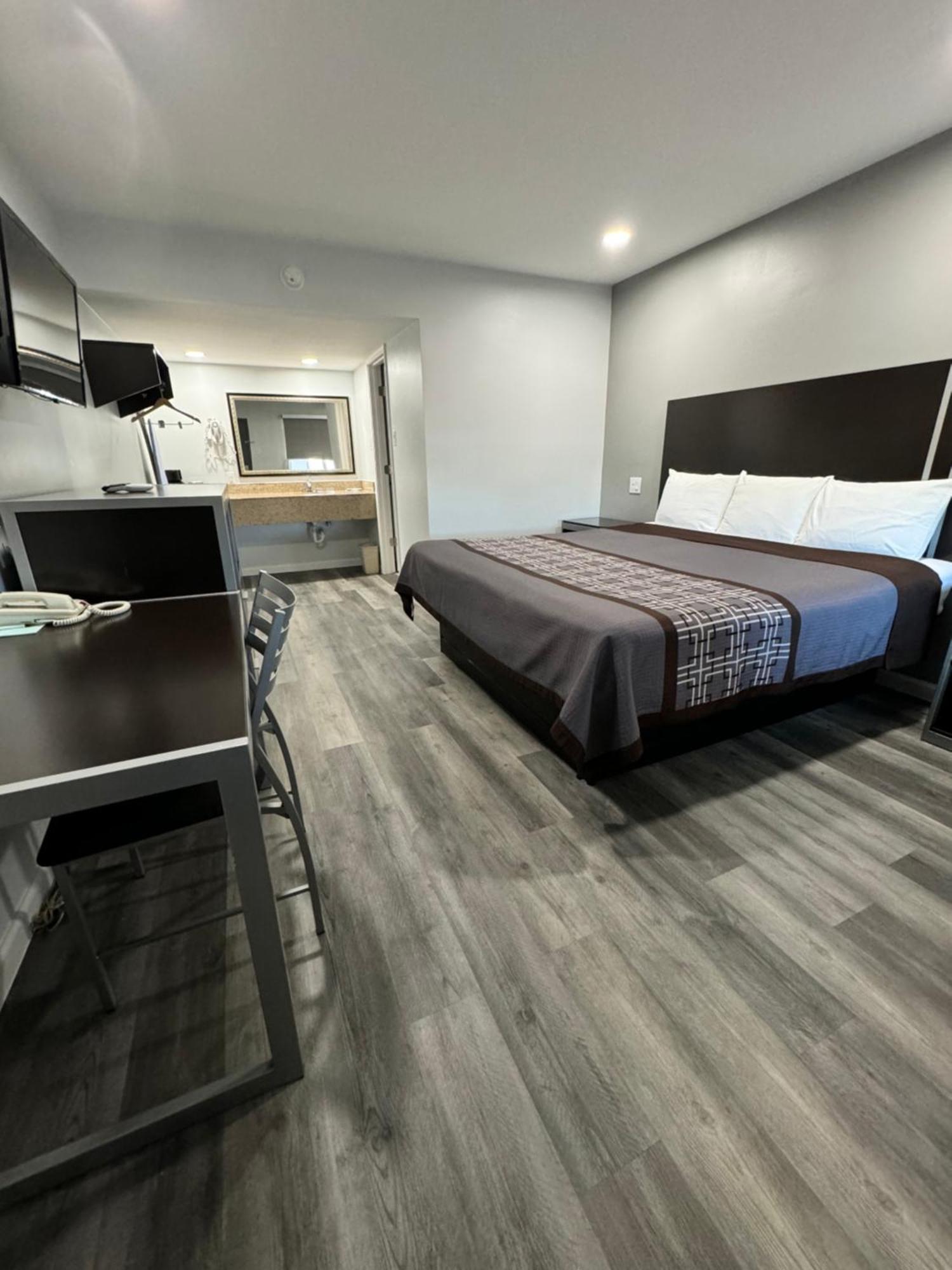 Continental Inn And Suites Nacogdoches Tx Sfa University Downtown Luaran gambar