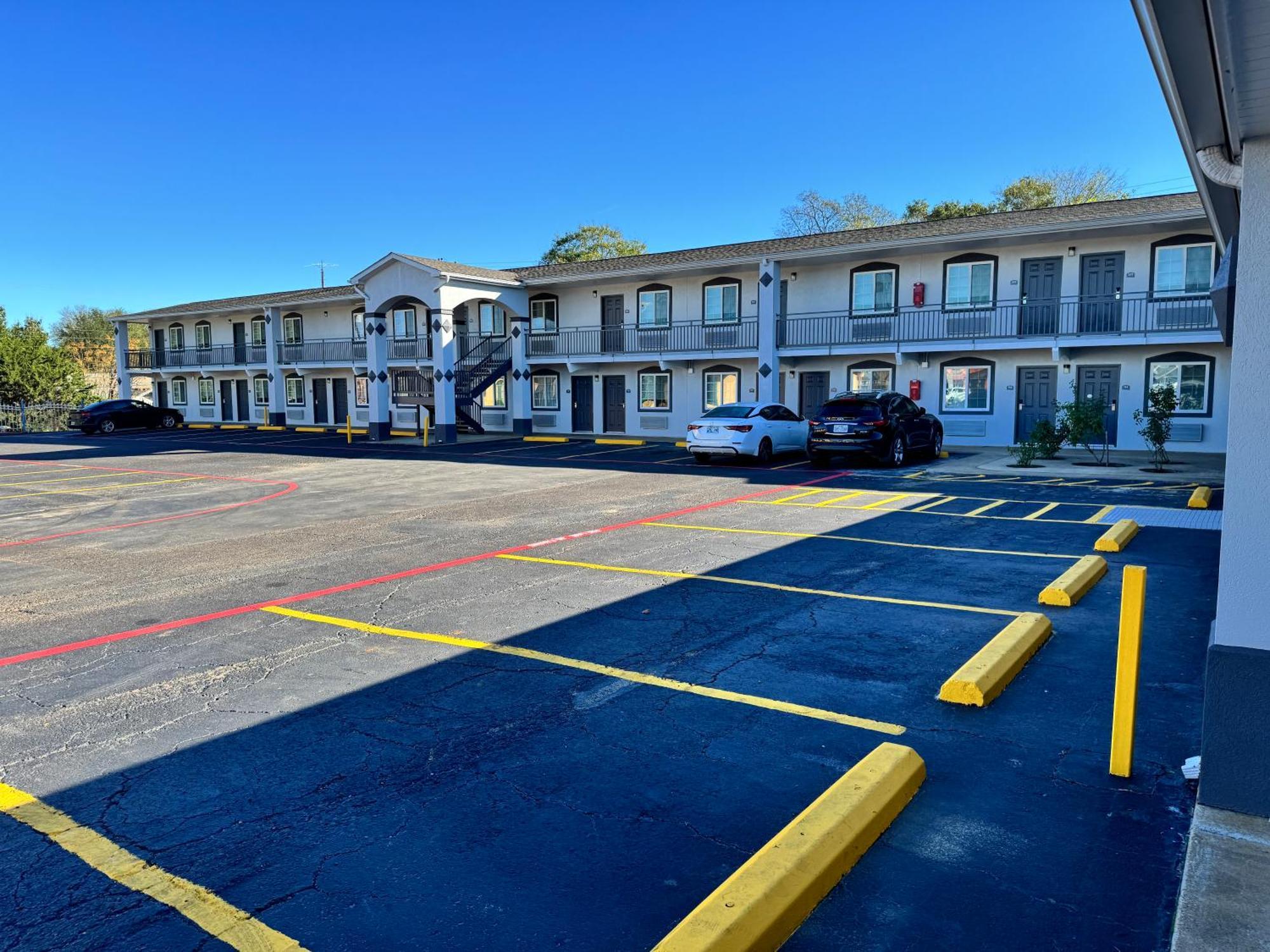 Continental Inn And Suites Nacogdoches Tx Sfa University Downtown Luaran gambar