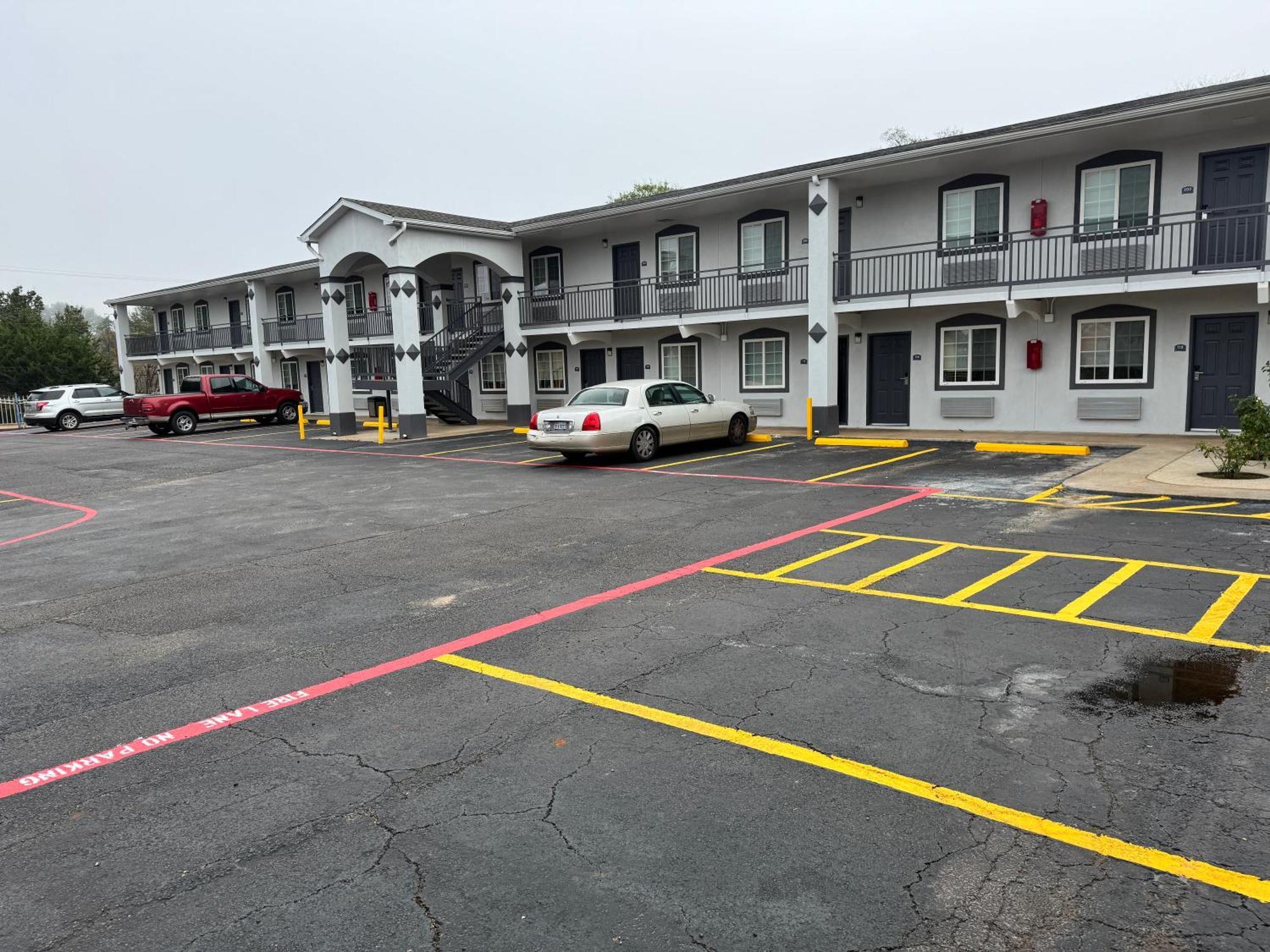 Continental Inn And Suites Nacogdoches Tx Sfa University Downtown Luaran gambar