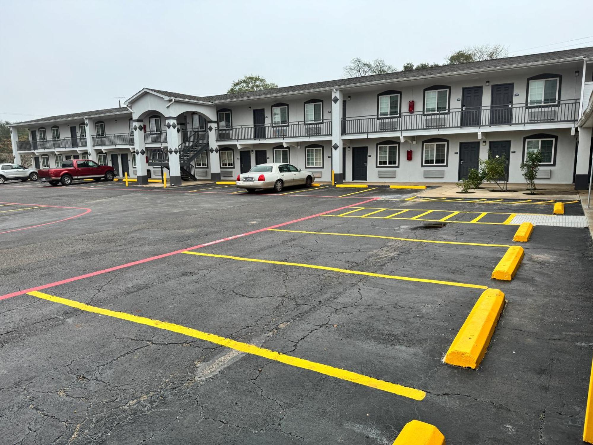 Continental Inn And Suites Nacogdoches Tx Sfa University Downtown Luaran gambar