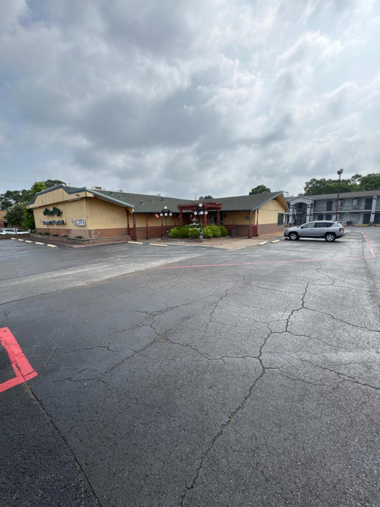 Continental Inn And Suites Nacogdoches Tx Sfa University Downtown Luaran gambar