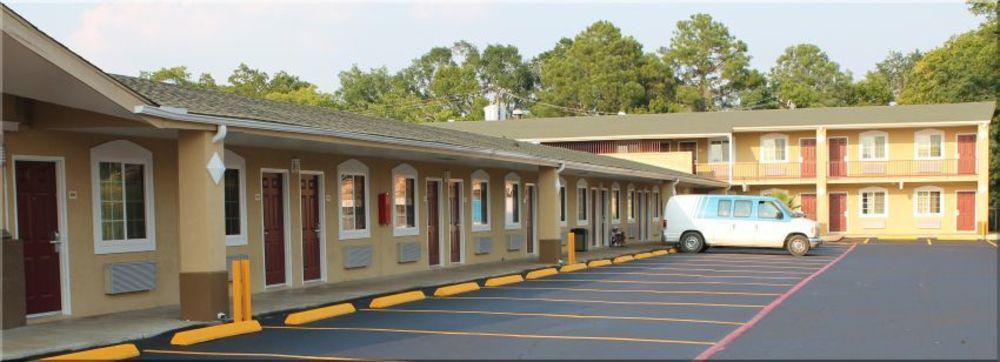Continental Inn And Suites Nacogdoches Tx Sfa University Downtown Luaran gambar