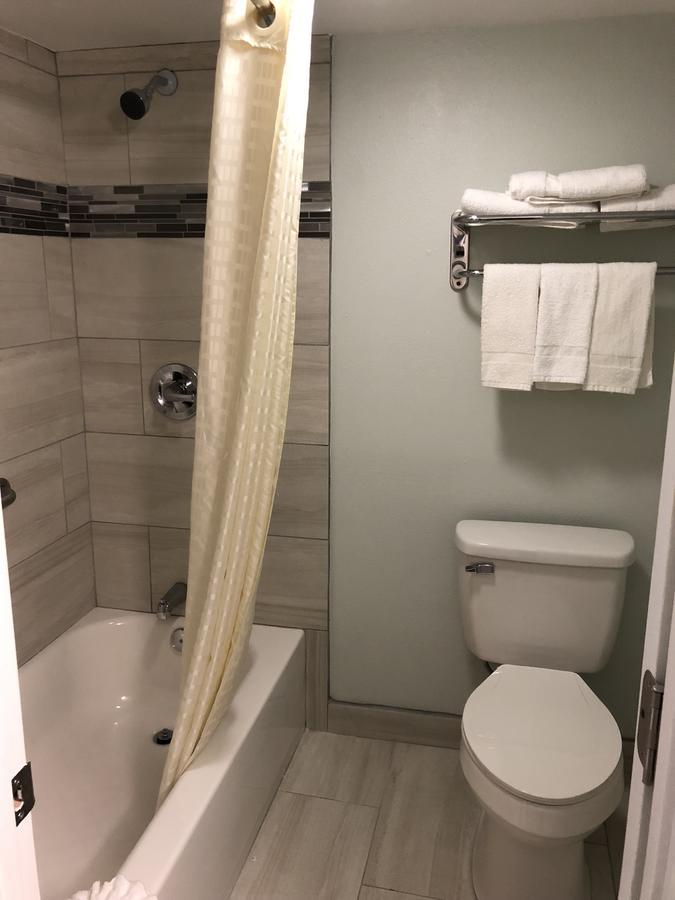 Continental Inn And Suites Nacogdoches Tx Sfa University Downtown Luaran gambar