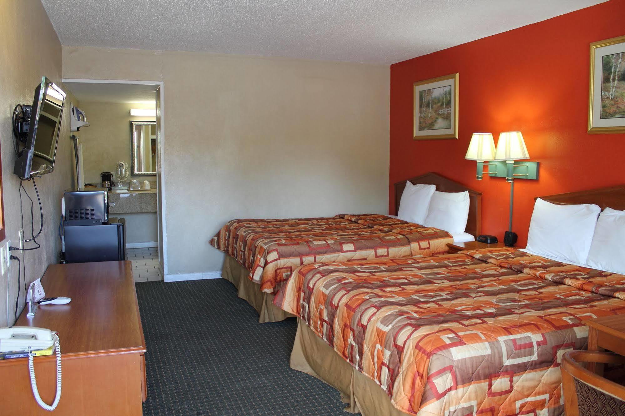Continental Inn And Suites Nacogdoches Tx Sfa University Downtown Luaran gambar